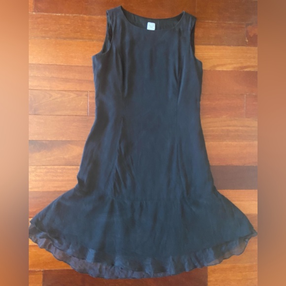 Garnet Hill 100% Silk Sleeveless Ruffle Hem Little Black Dress Size 8P - Picture 2 of 11